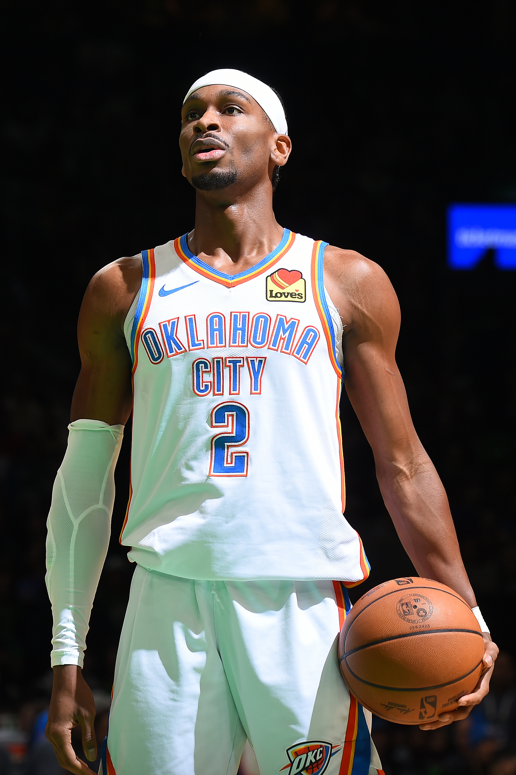 🏀西决40+5+10！SGA跻身NBA历史第四人行列